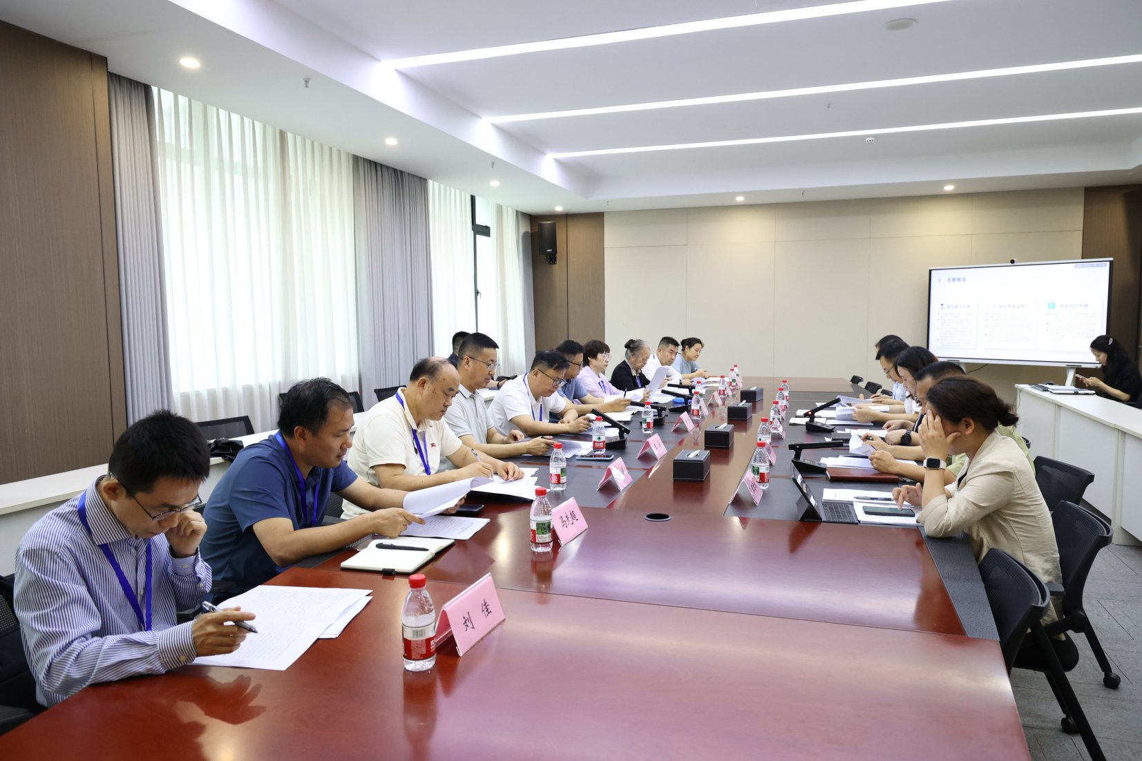 沙坪坝区人大常委会调研千亿级智能网联新能源汽车城建设及全区先进制造业高质量发展工作