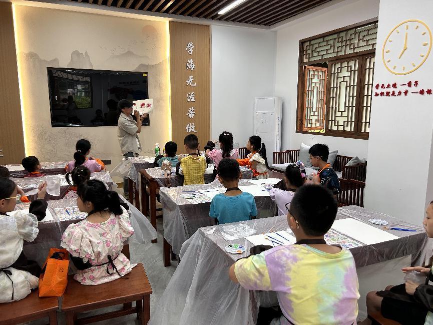 丰文街道清悦社区开展“彩绘童年”暑期儿童活动