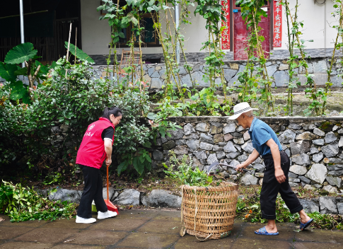 中梁镇：永宁寺村开展洁小青志愿活动简报