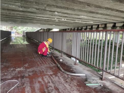 代表建议显成效  点亮路灯暖民心