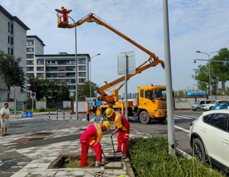 迎战高温   用坚守点亮夏日平安归途