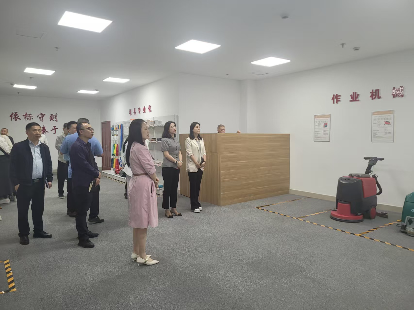 南岸区机关事务管理局来我区调研机关事务标准化工作