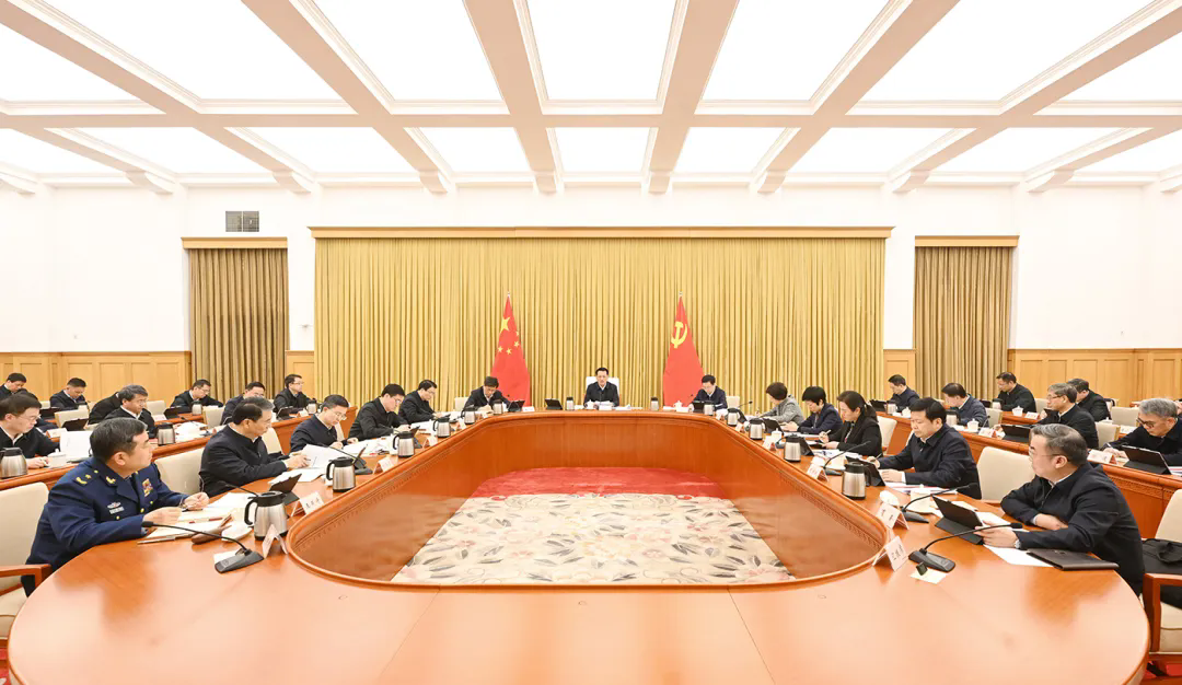 市委常委会举行会议 深入学习贯彻习近平总书记重要指示精神 分析2024年全市经济形势 部署下阶段工作 市委书记袁家军主持并讲话