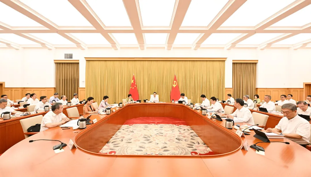 市委常委会举行会议 深入学习贯彻习近平总书记重要讲话精神 研究部署全市防汛抗旱和科技创新等工作 市委书记袁家军主持并讲话