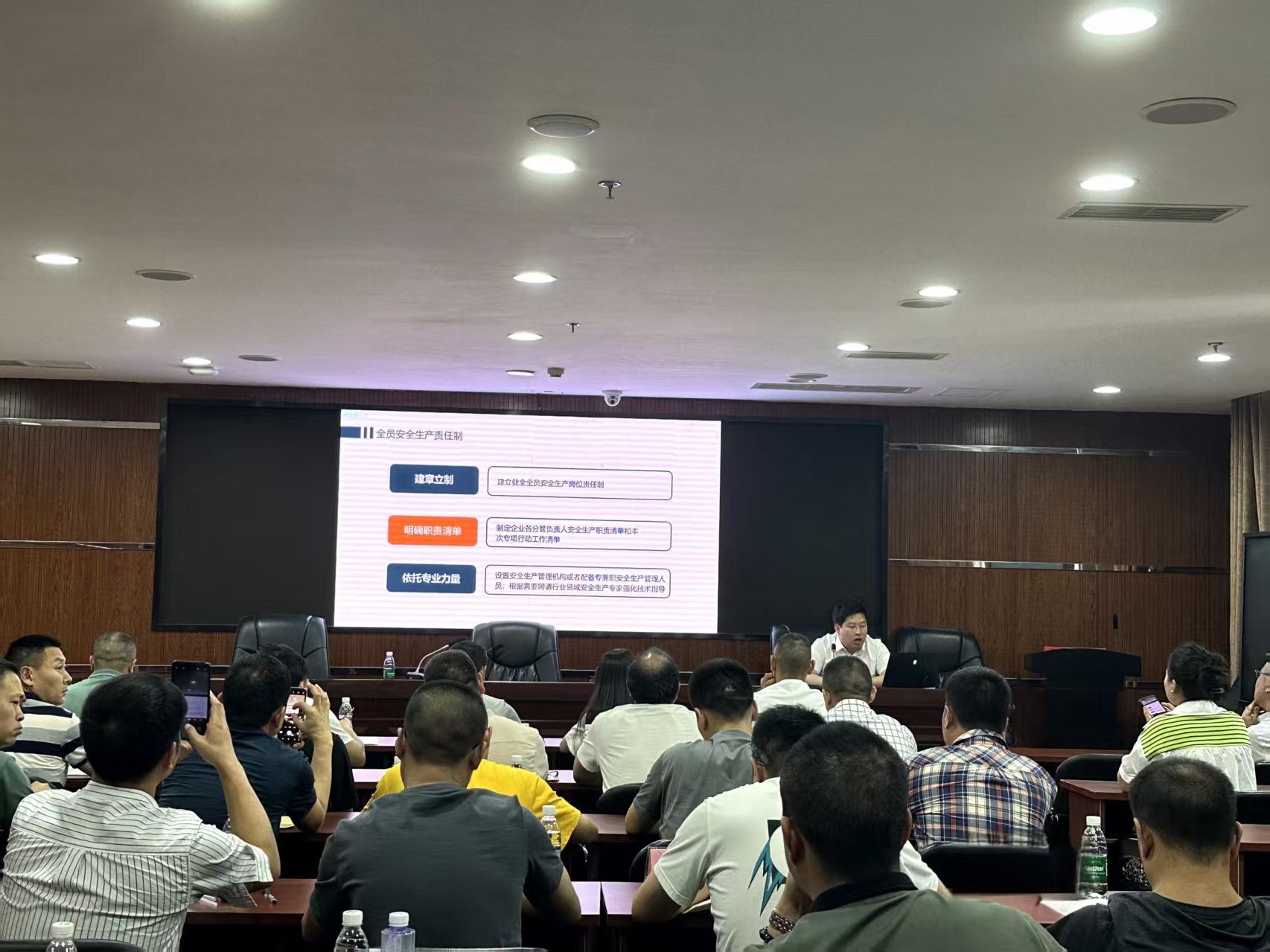 区应急管理局精准发力强化企业安全教育培训