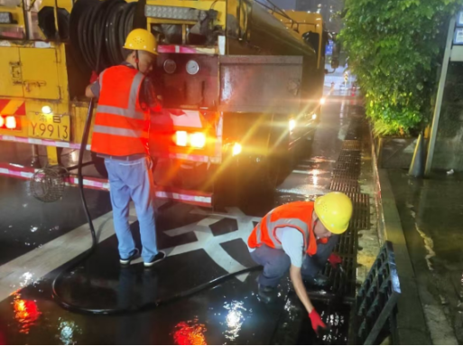 区住房城乡建委积极做好强降雨应急处置