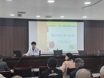 回龙坝镇：青龙庙村开展老年人健康知识讲座