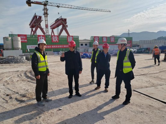 回龙坝镇：梁滩桥村开展企业复工复产巡查工作