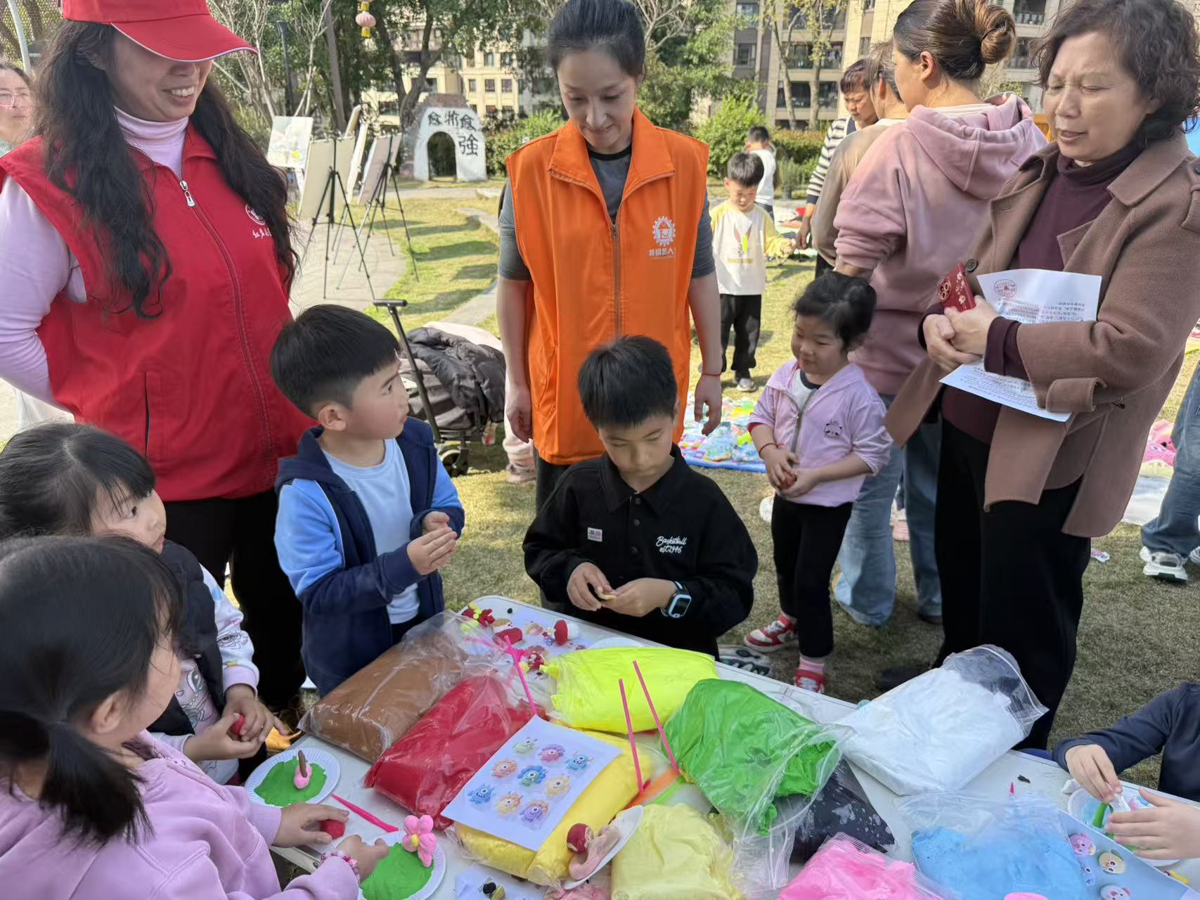 20260304-石滨路社区学雷锋树新风·邻里好物市集 (3).jpg