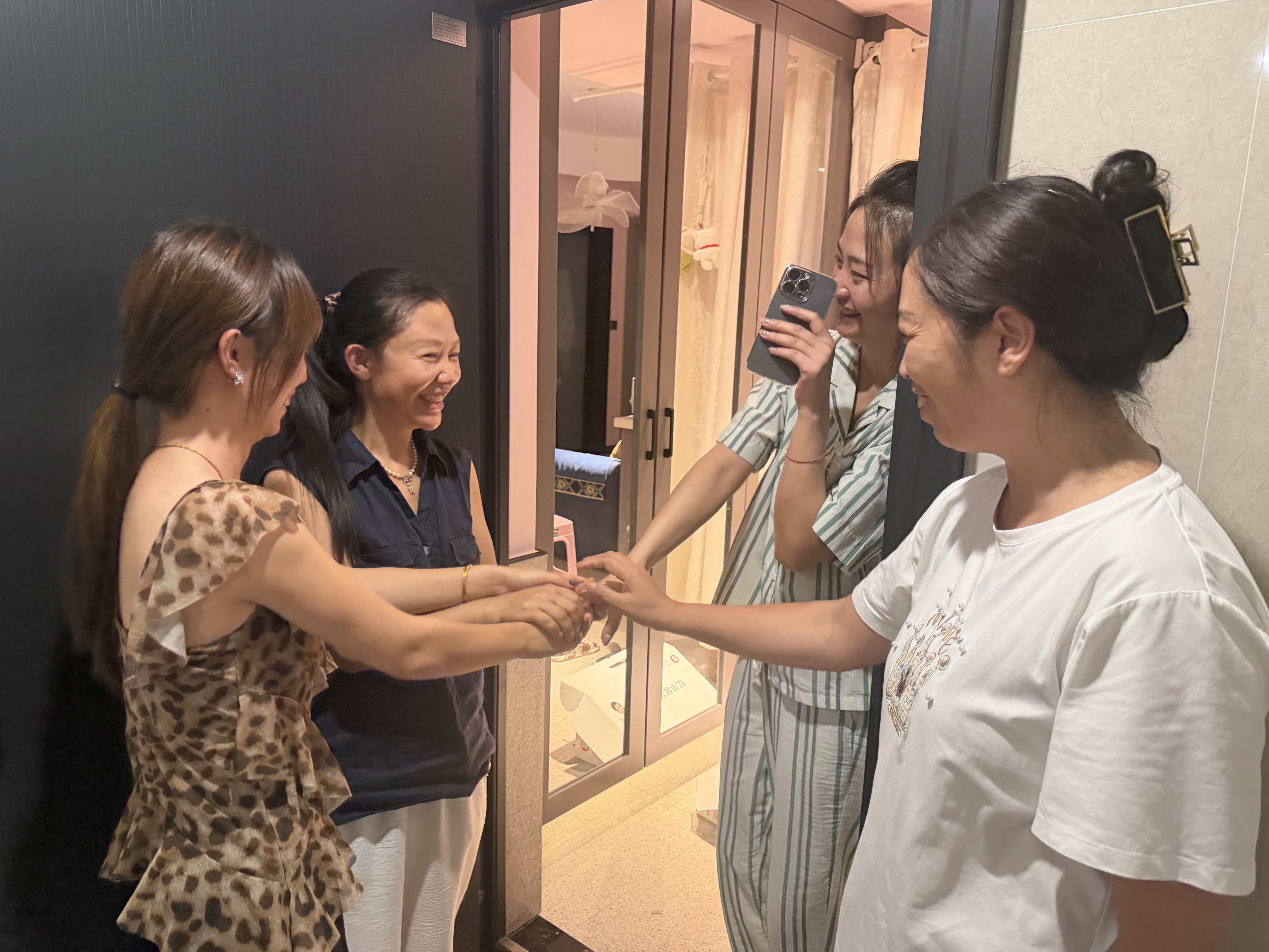 20260810-石井坡街道石滨路社区联合辖区派出所开展现场调解 (2).jpg
