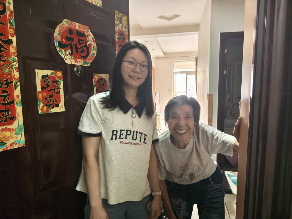 独居老人.png