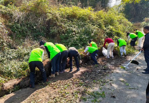 中梁镇：永宁寺村开展洁小青志愿活动